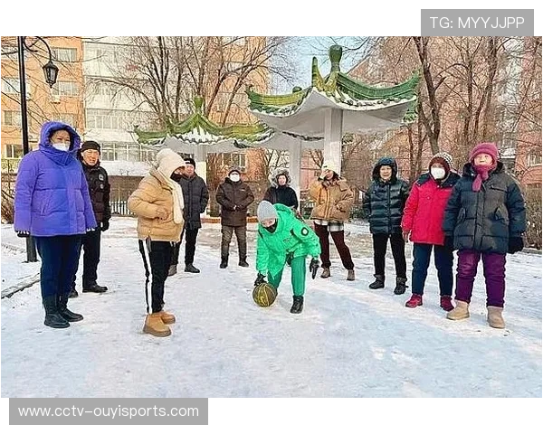 雪地足球赛事口号“爆炒雪地村超”凸显欢乐氛围